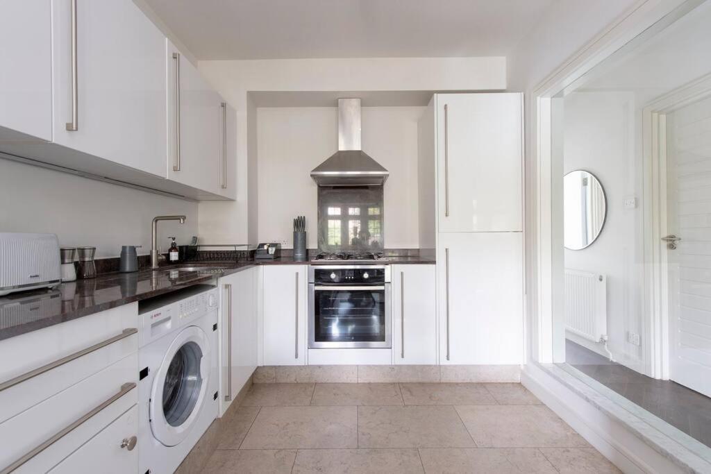 לונדון 2 Bedroom Modern Urban Sanctuary 1Cc - Cherrydeal מראה חיצוני תמונה