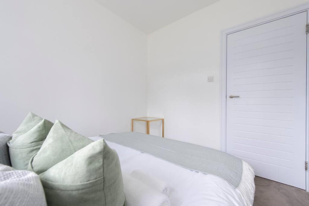 לונדון 2 Bedroom Modern Urban Sanctuary 1Cc - Cherrydeal מראה חיצוני תמונה
