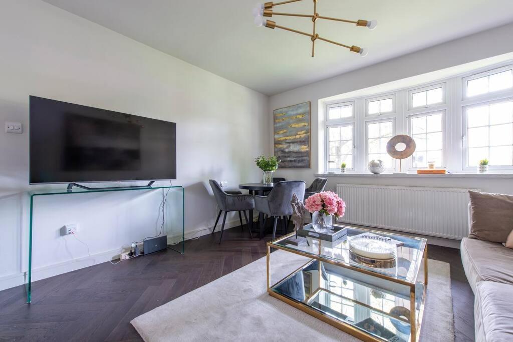 לונדון 2 Bedroom Modern Urban Sanctuary 1Cc - Cherrydeal מראה חיצוני תמונה