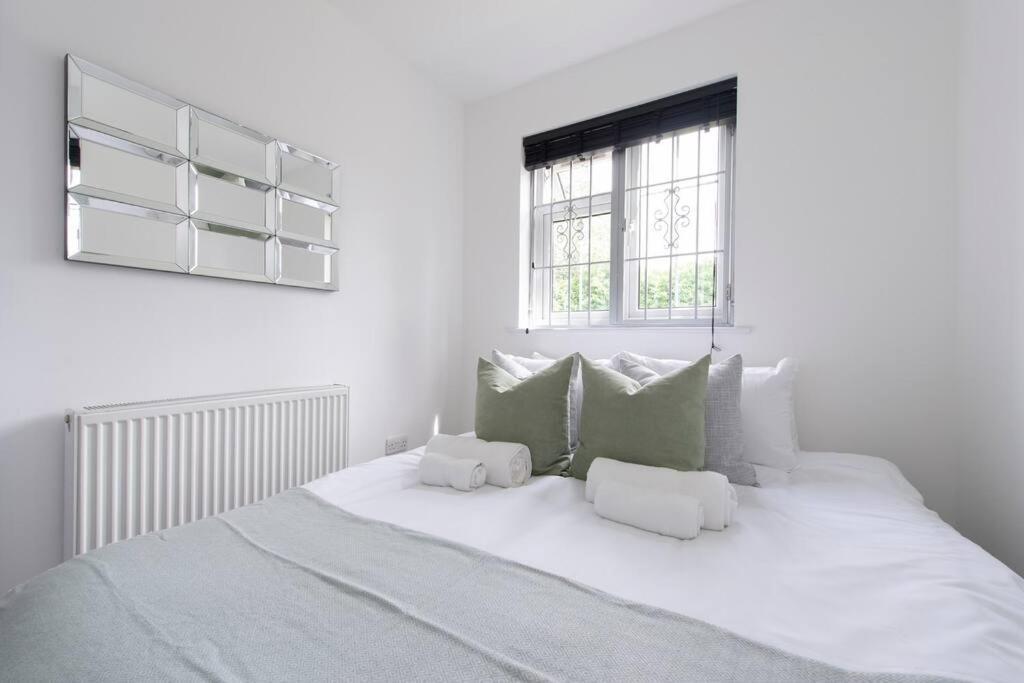 לונדון 2 Bedroom Modern Urban Sanctuary 1Cc - Cherrydeal מראה חיצוני תמונה