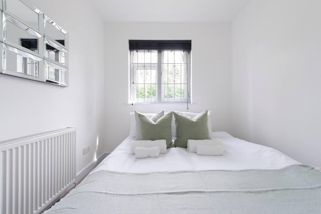 לונדון 2 Bedroom Modern Urban Sanctuary 1Cc - Cherrydeal מראה חיצוני תמונה
